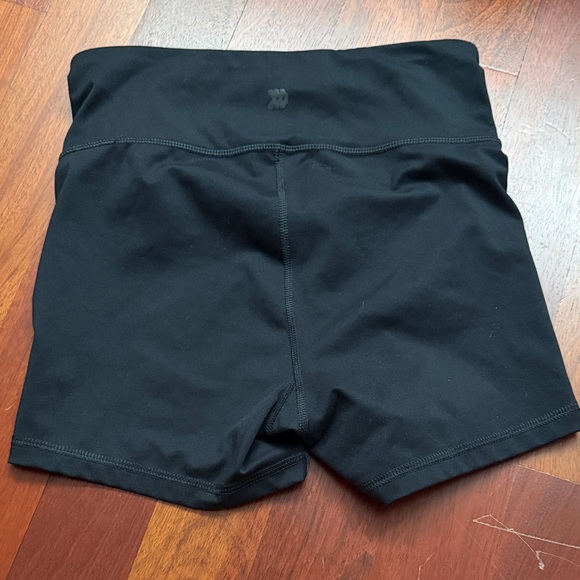 All in Motion Women's High Waist Black Shorts - Picture 2 of 3